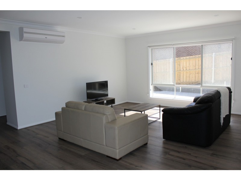 8 Norfolk Rise, San Remo VIC 3925