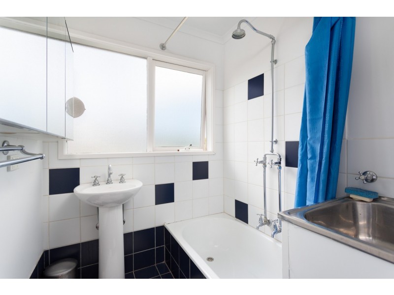 2 Seaview Crescent, Surf Beach VIC 3922