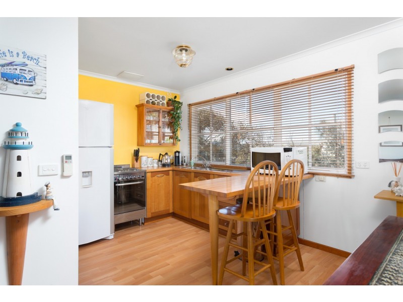 2 Seaview Crescent, Surf Beach VIC 3922