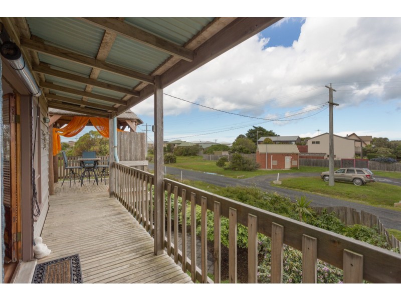 2 Seaview Crescent, Surf Beach VIC 3922