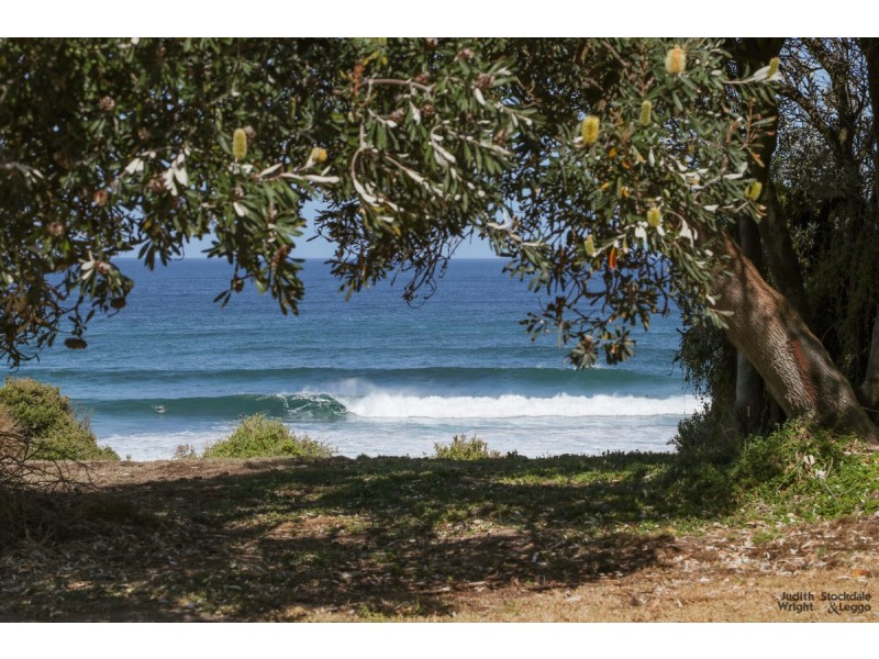 5 Beach Court, Smiths Beach VIC 3922