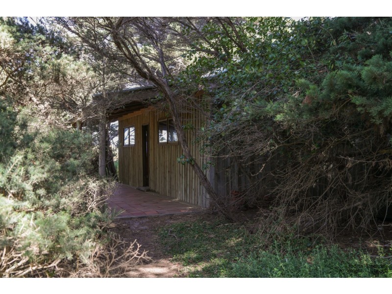 5 Beach Court, Smiths Beach VIC 3922