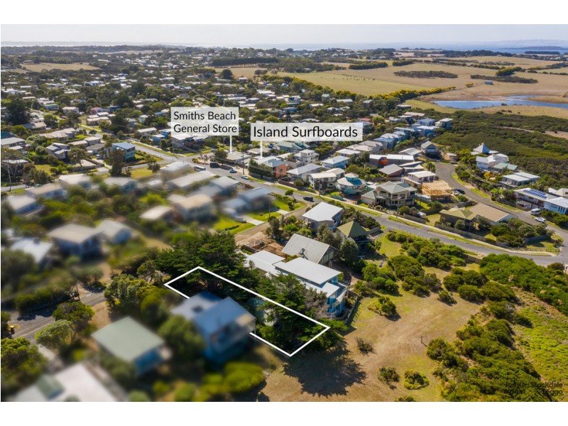 5 Beach Court, Smiths Beach VIC 3922