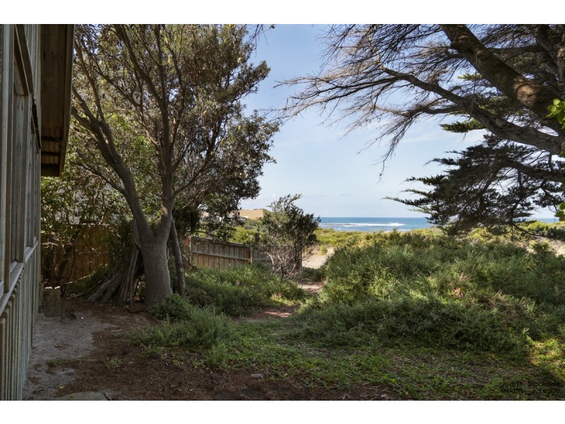 5 Beach Court, Smiths Beach VIC 3922