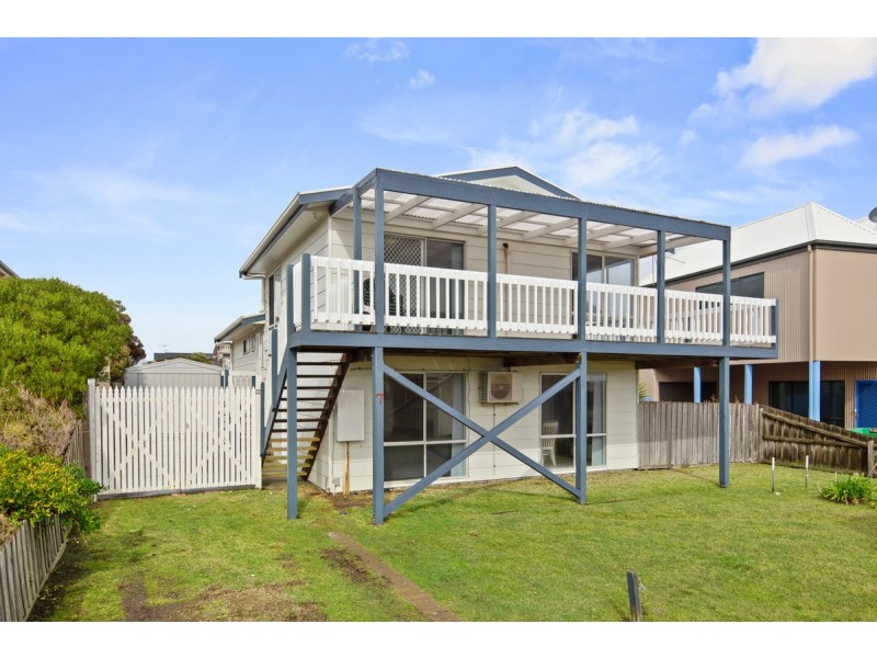 7 Links Street, Surf Beach VIC 3922