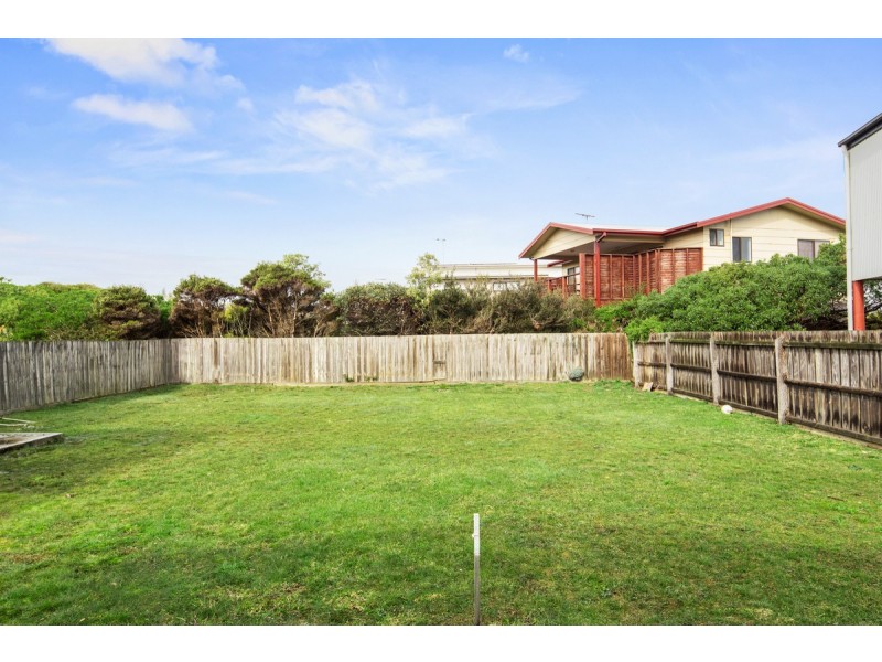 7 Links Street, Surf Beach VIC 3922