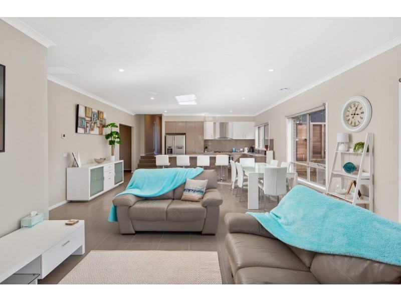 15 Curlew Way, Cowes VIC 3922