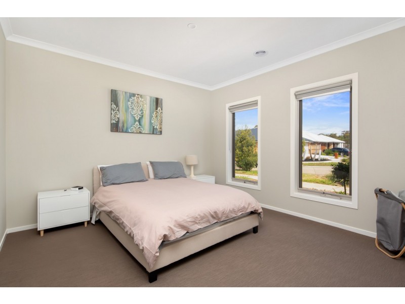 15 Curlew Way, Cowes VIC 3922