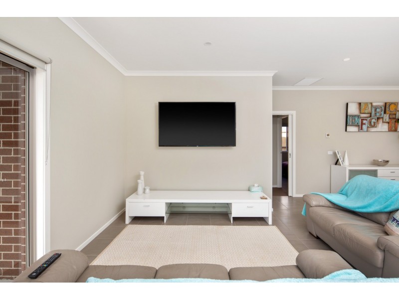 15 Curlew Way, Cowes VIC 3922