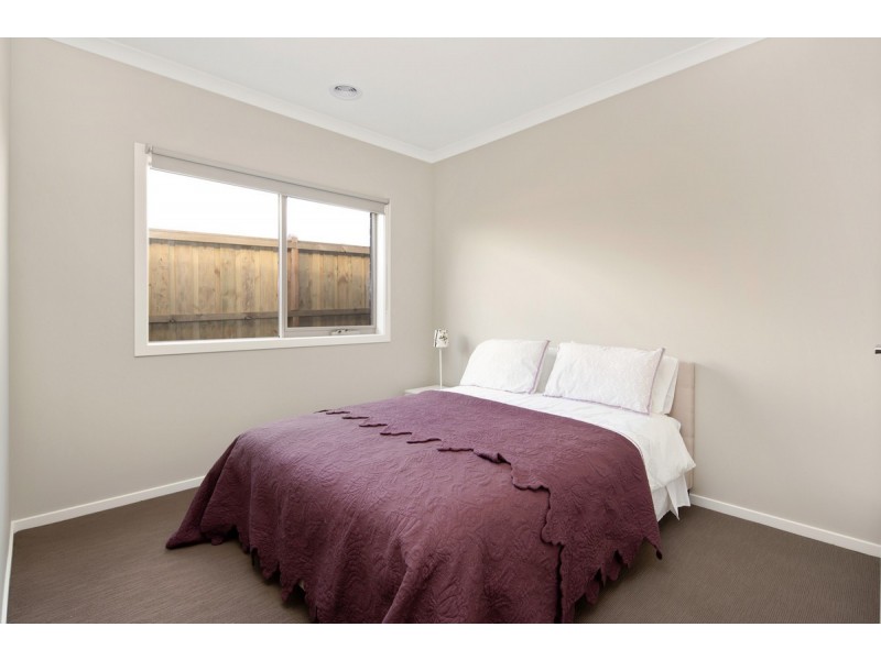 15 Curlew Way, Cowes VIC 3922