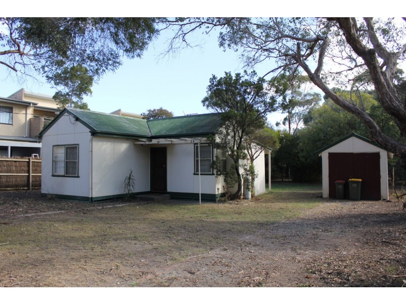 24 Douglas Road, Cowes VIC 3922