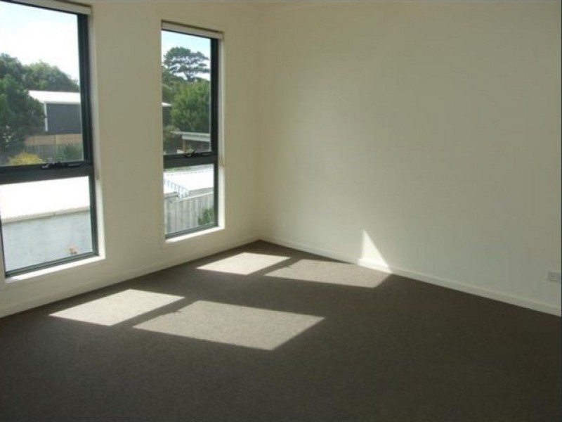 2/28 Malcliff Road, Newhaven VIC 3925