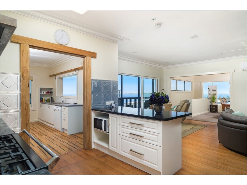 11 The Mount, San Remo VIC 3925