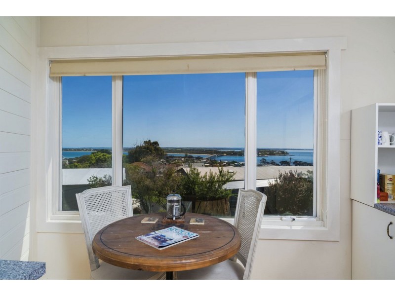 11 The Mount, San Remo VIC 3925