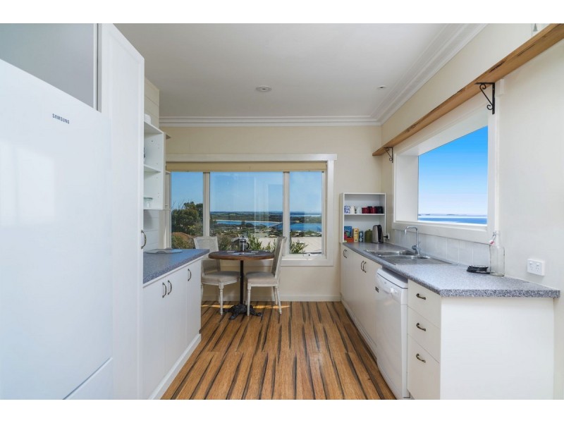 11 The Mount, San Remo VIC 3925