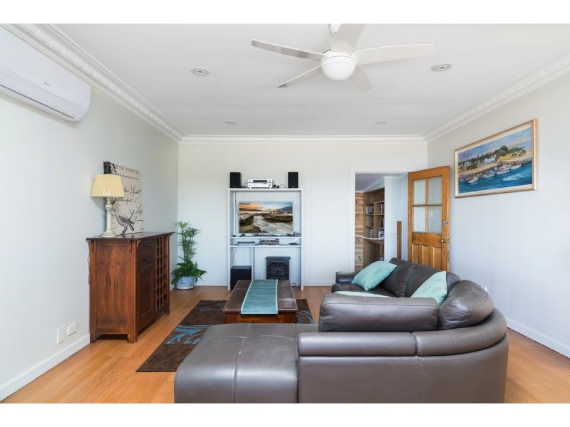 11 The Mount, San Remo VIC 3925