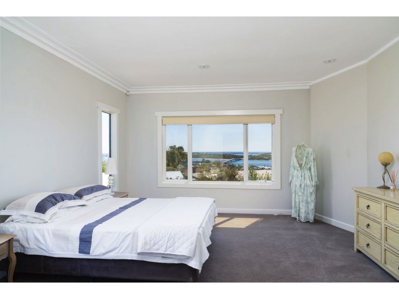 11 The Mount, San Remo VIC 3925