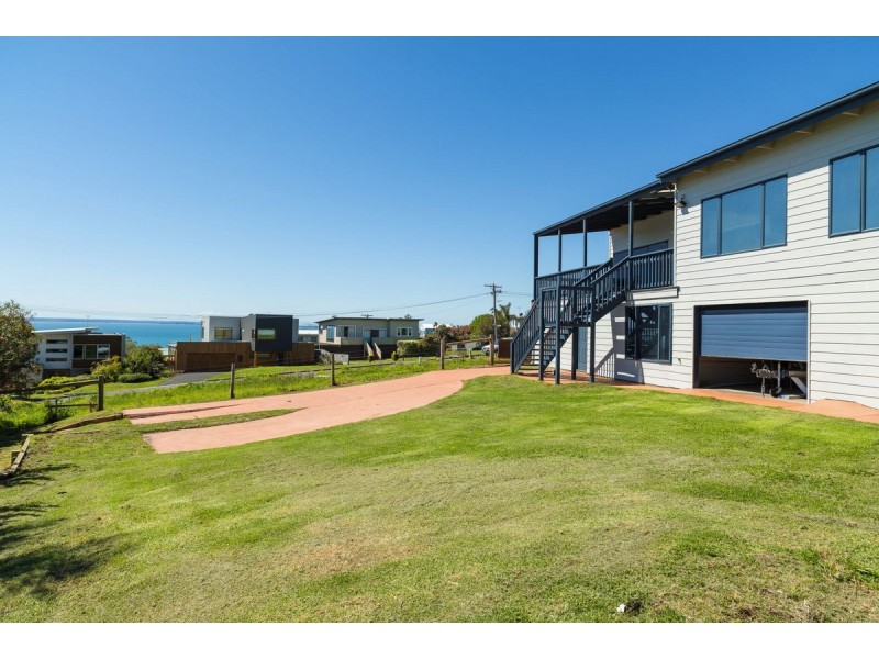 11 The Mount, San Remo VIC 3925