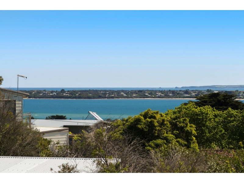 11 The Mount, San Remo VIC 3925