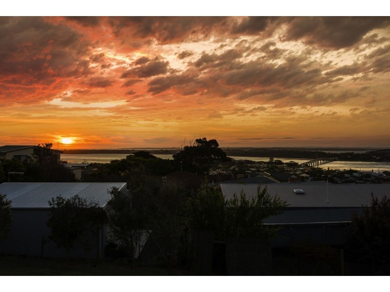 11 The Mount, San Remo VIC 3925