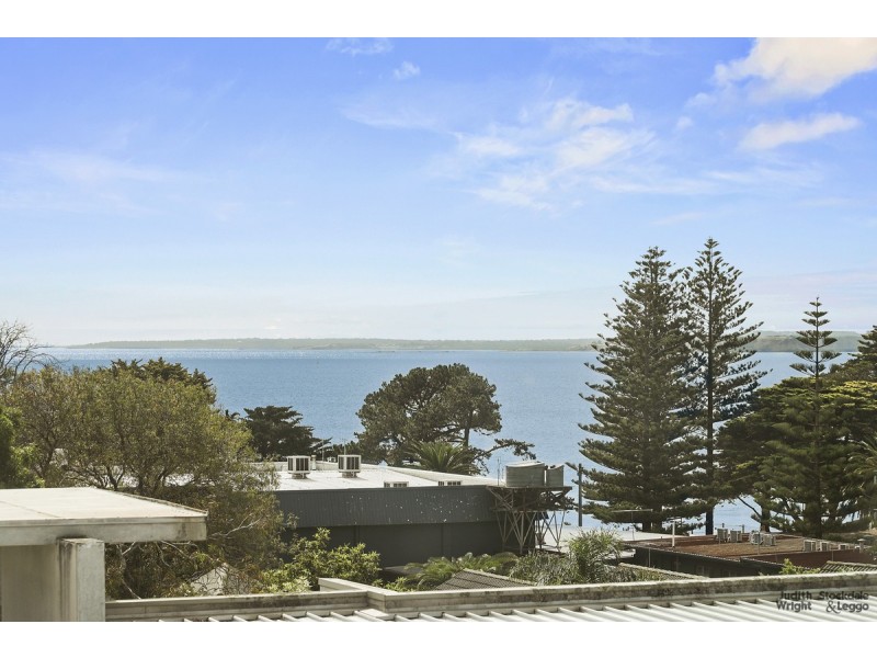 21/9-11 Bass Avenue, Cowes VIC 3922