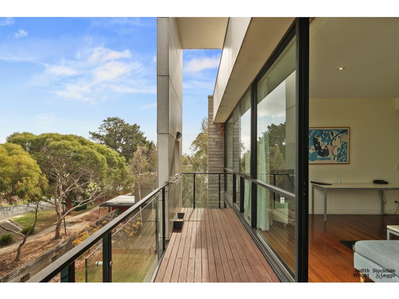 21/9-11 Bass Avenue, Cowes VIC 3922