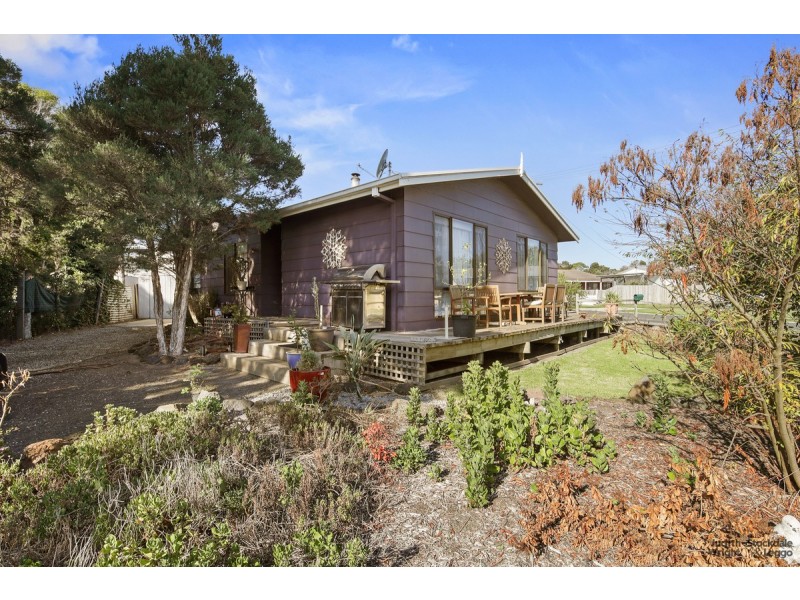 25 Pine Avenue, Cowes VIC 3922