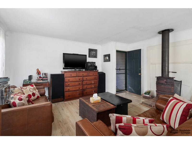 25 Pine Avenue, Cowes VIC 3922