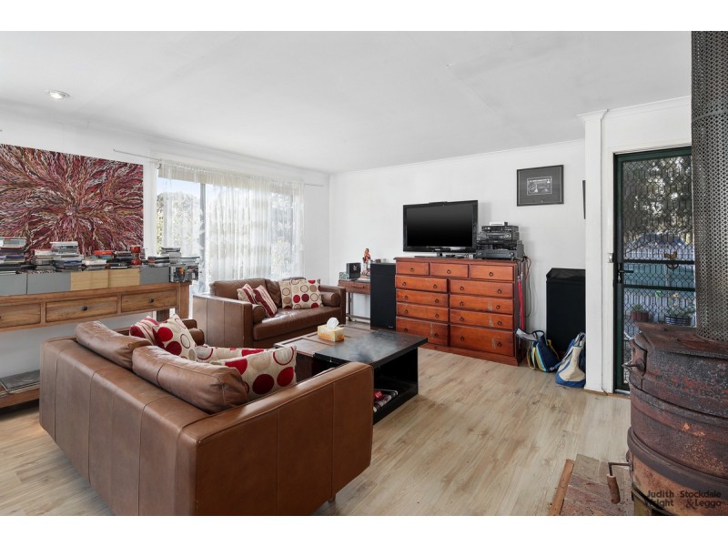 25 Pine Avenue, Cowes VIC 3922