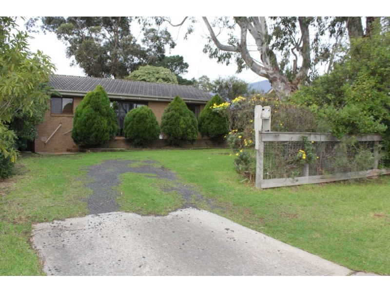 13 Roydon Road, Cowes VIC 3922
