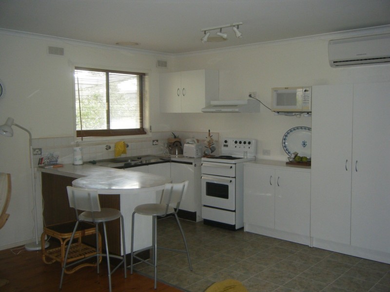 13 Roydon Road, Cowes VIC 3922