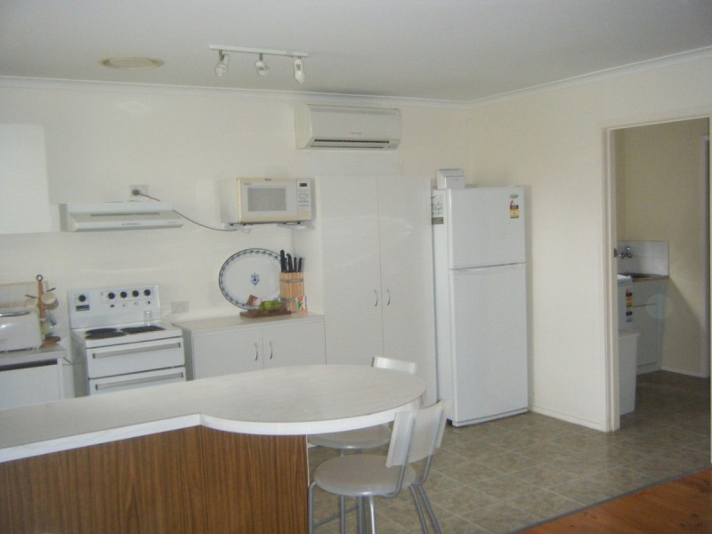 13 Roydon Road, Cowes VIC 3922