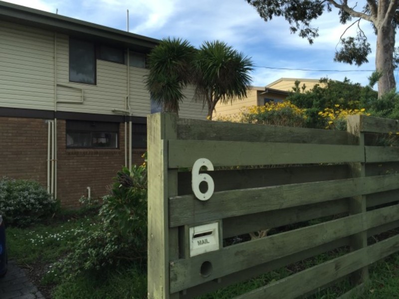 6 Caroline Avenue, Cowes VIC 3922