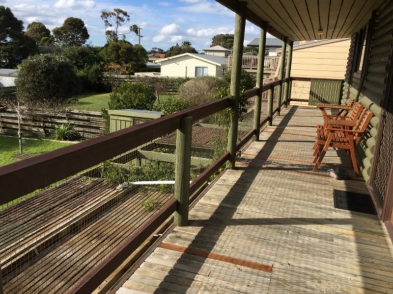 6 Caroline Avenue, Cowes VIC 3922