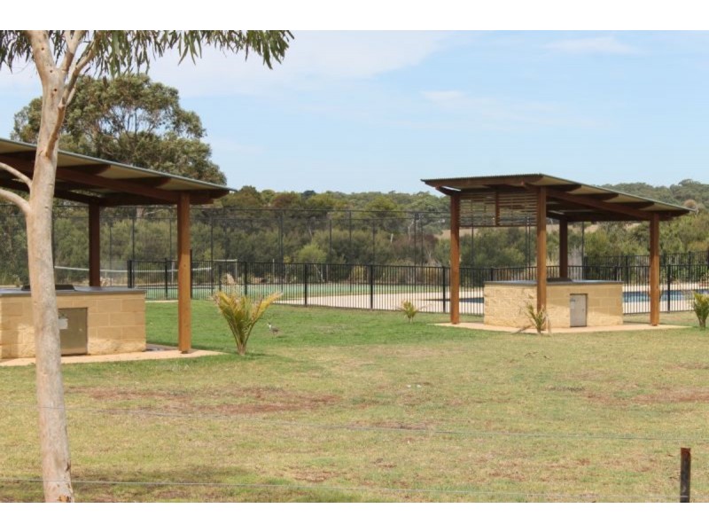 Villa 297/2128 Phillip Island Road, Cowes VIC 3922