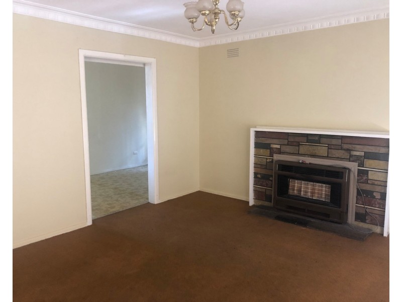 8 Kings Road, St Albans VIC 3021