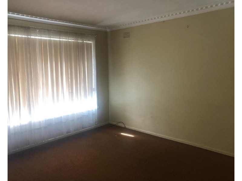 8 Kings Road, St Albans VIC 3021