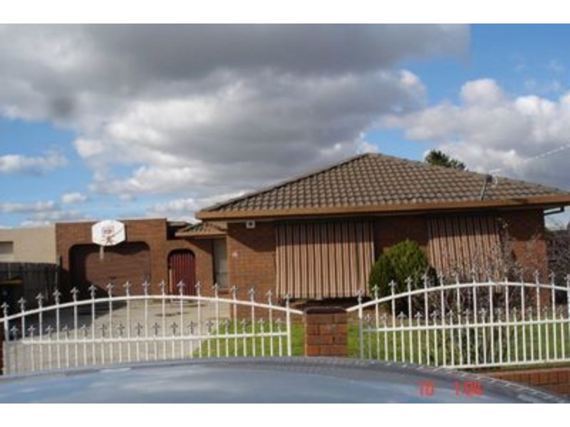 18 Lancelot Court, Kings Park VIC 3021