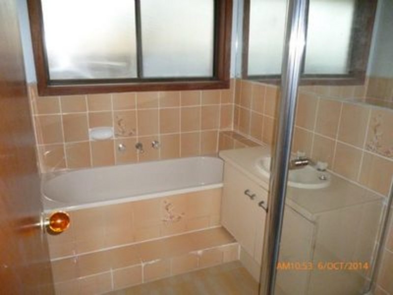 18 Lancelot Court, Kings Park VIC 3021