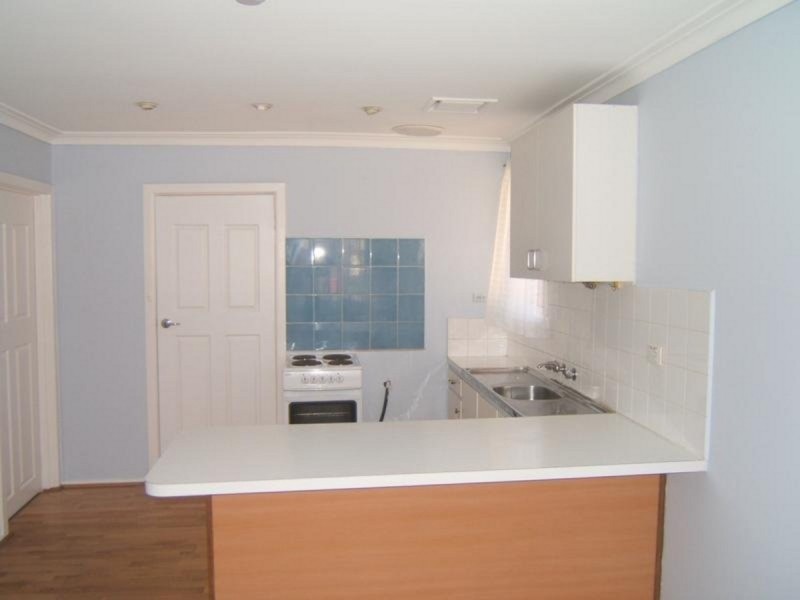 2/49 James Street, St Albans VIC 3021