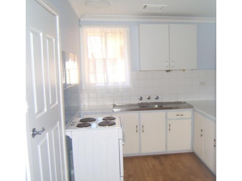 2/49 James Street, St Albans VIC 3021