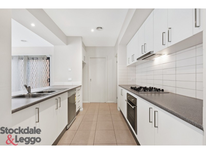 1/18 Bent Street, St Albans VIC 3021