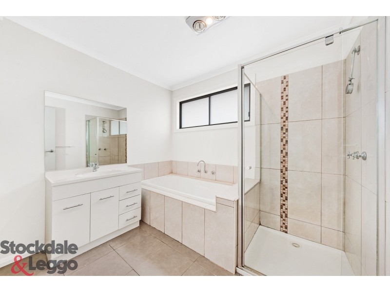 1/18 Bent Street, St Albans VIC 3021