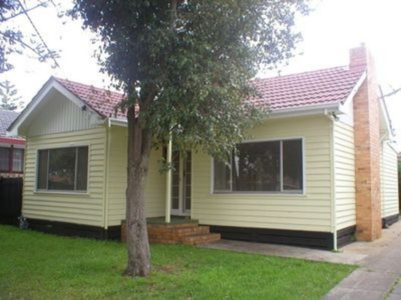 37 IVANHOE Avenue, St Albans VIC 3021