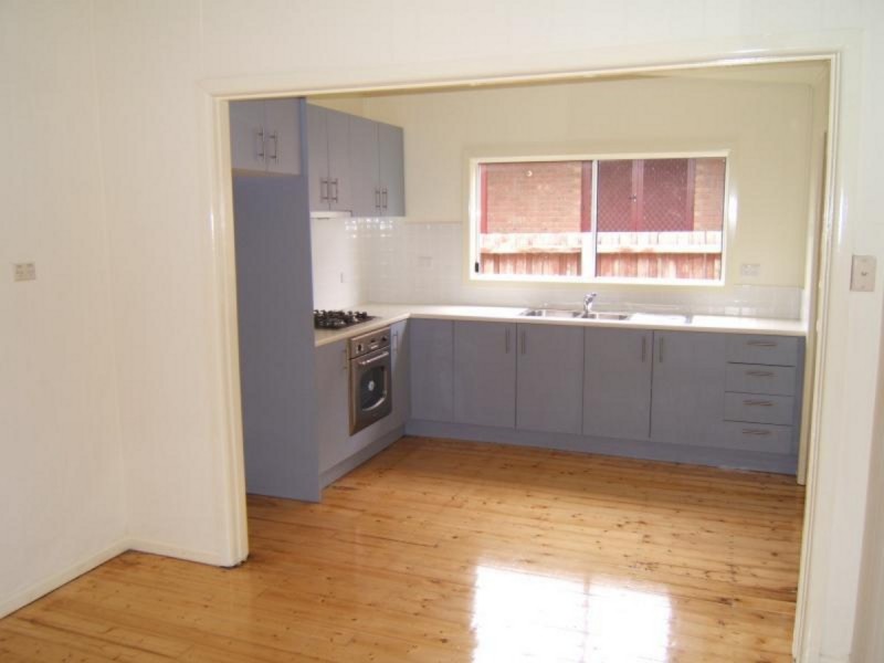 37 IVANHOE Avenue, St Albans VIC 3021