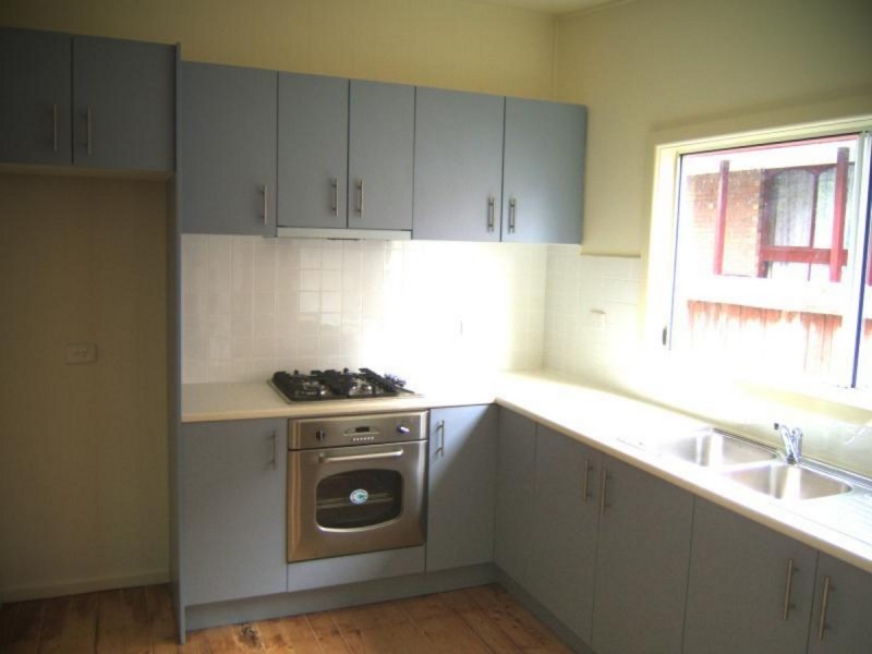 37 IVANHOE Avenue, St Albans VIC 3021