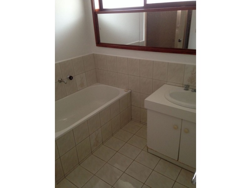 2 DRAGON Way, Kings Park VIC 3021
