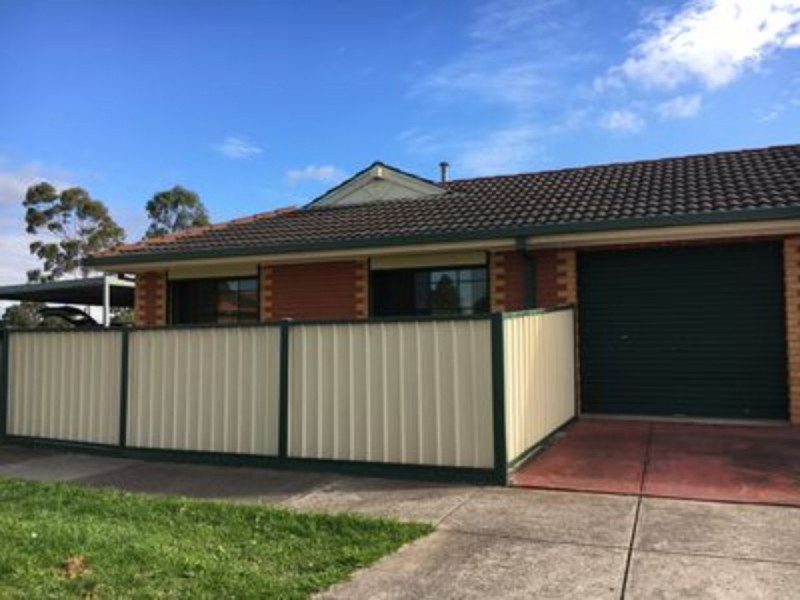 19 Paringa Drive, St Albans VIC 3021