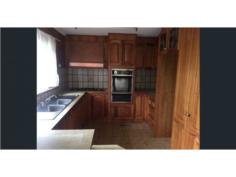 1 Trelawny Place, Kings Park VIC 3021