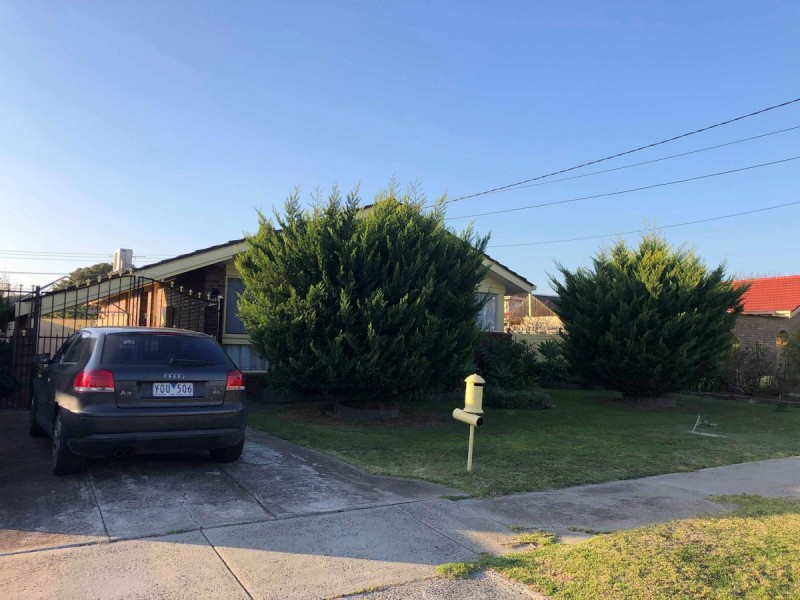 6 Meadowbank Court, Kings Park VIC 3021